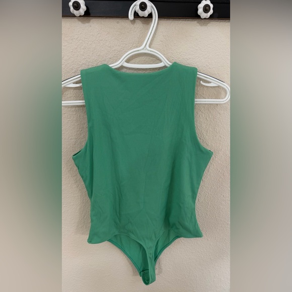NWT House of Harlow 1960 ribbed body suit tank. Green, size small. - Picture 2 of 4